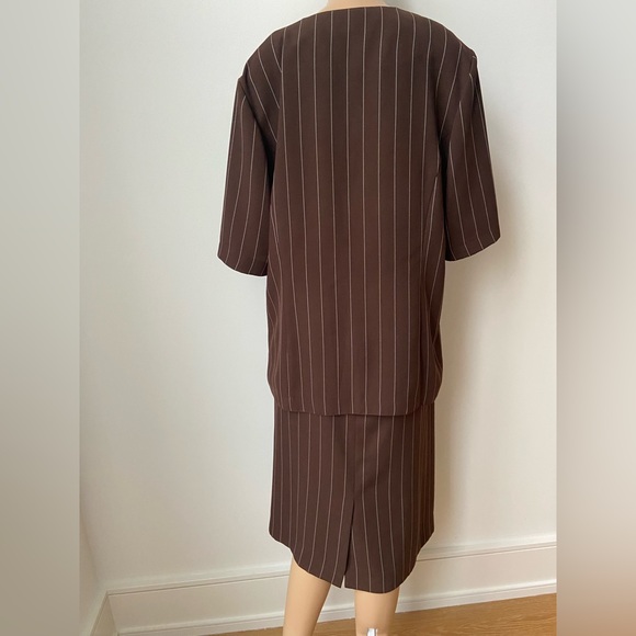 2-piece pin stripe summer skirt suit EU44 - Picture 3 of 8